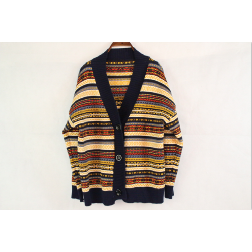 Cardigan a maglia da signore della moda vintage