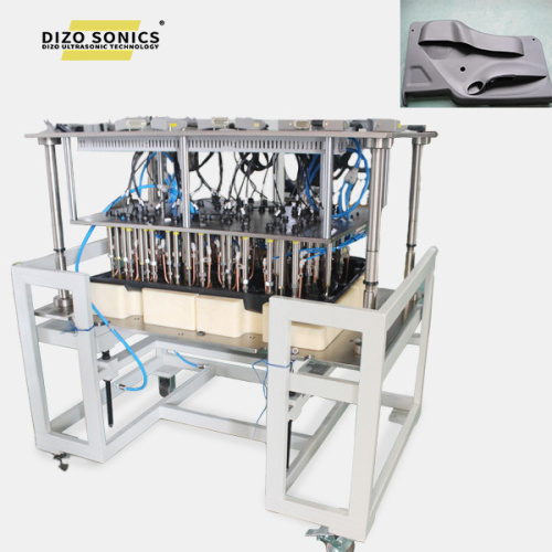 Equipamento de soldagem por rebitagem quente do painel de porta servo