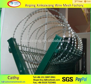 pvc coated airport fence with razor wire