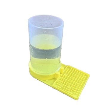 Portable 500ml Plastic Bee Water Feeder for Beekeeping