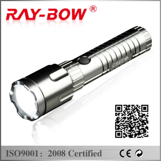 High lumen tactical flashlight