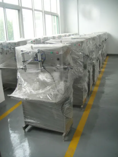 lubricating oil filling machine capping labeling