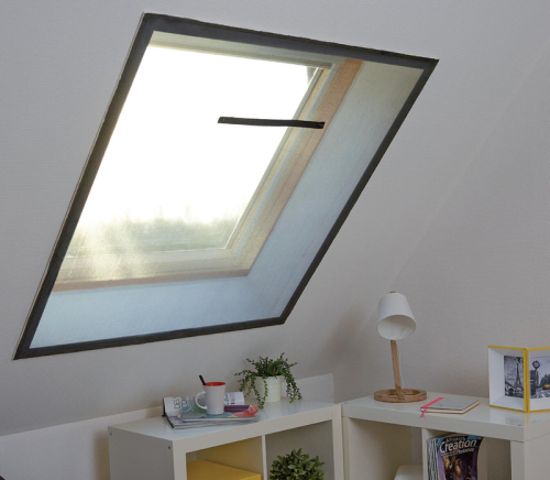 Fly screen in polyester for skylight