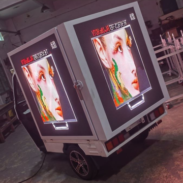Low Power Consumption Movable Scooter with LED Display P4.8 P6 P3.84 Full Color Tricycle