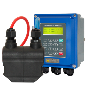 Misuratore BTU montato a parete con sensore PT100, display e misurazione del flusso ad ultrasuoni
