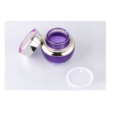 Ensemble de bouteille de soins de la peau de bouteille en verre violet