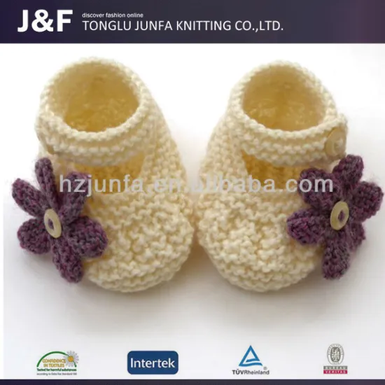 Promotional 2015 little baby handmade baby knitted shoes