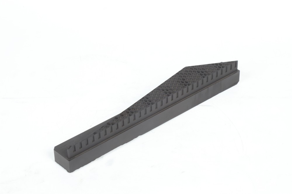 Porous graphite electrode