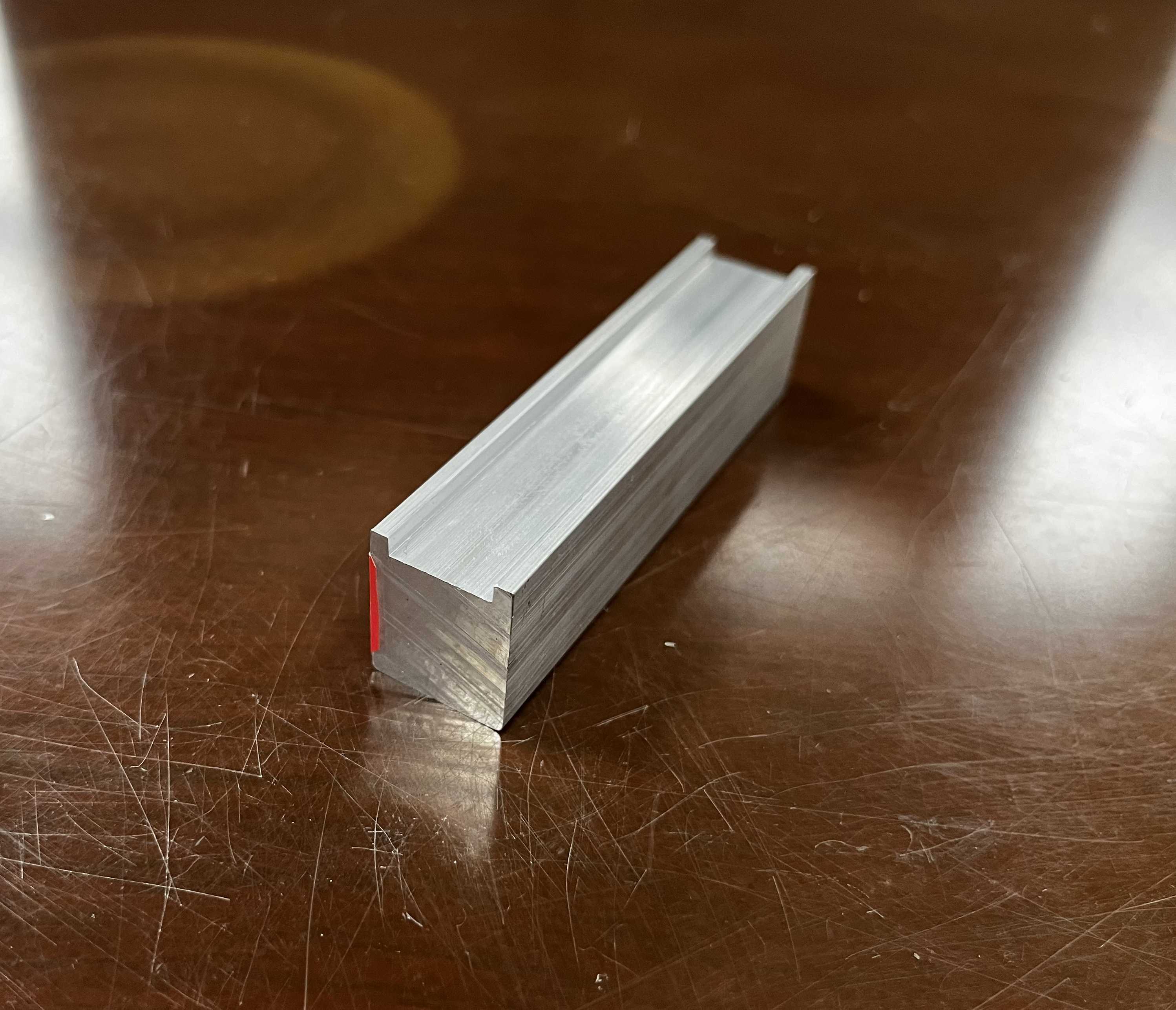 Profil aluminium untuk bagian otomatis