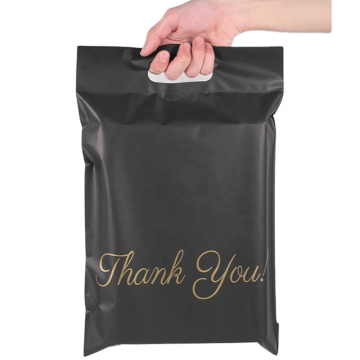 เสื้อยืดพลาสติกสีดำแบบกำหนดเองกระเป๋าจดหมายพร้อมที่จับ - Mailers Poly Courier สำหรับการจัดส่ง