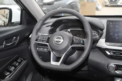 High Quality Factory Price Dongfeng Nissan Altima SUV in Stock