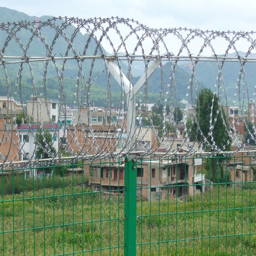 Airport fence(barbed wire and welded wire mesh)