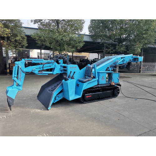 Грязкий погрузчик с гусеницей