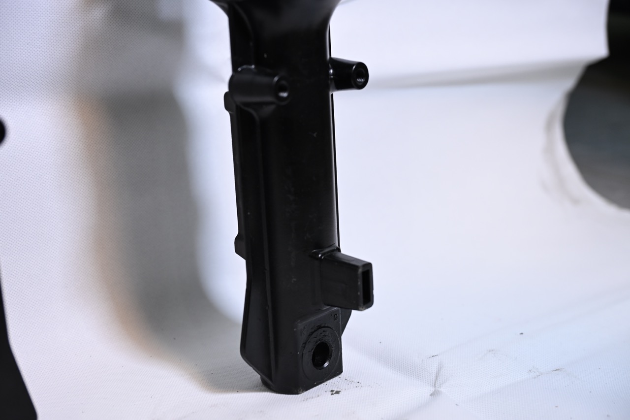 Detailed view of the six-sided fire wire rod preventing slippage during heavy use