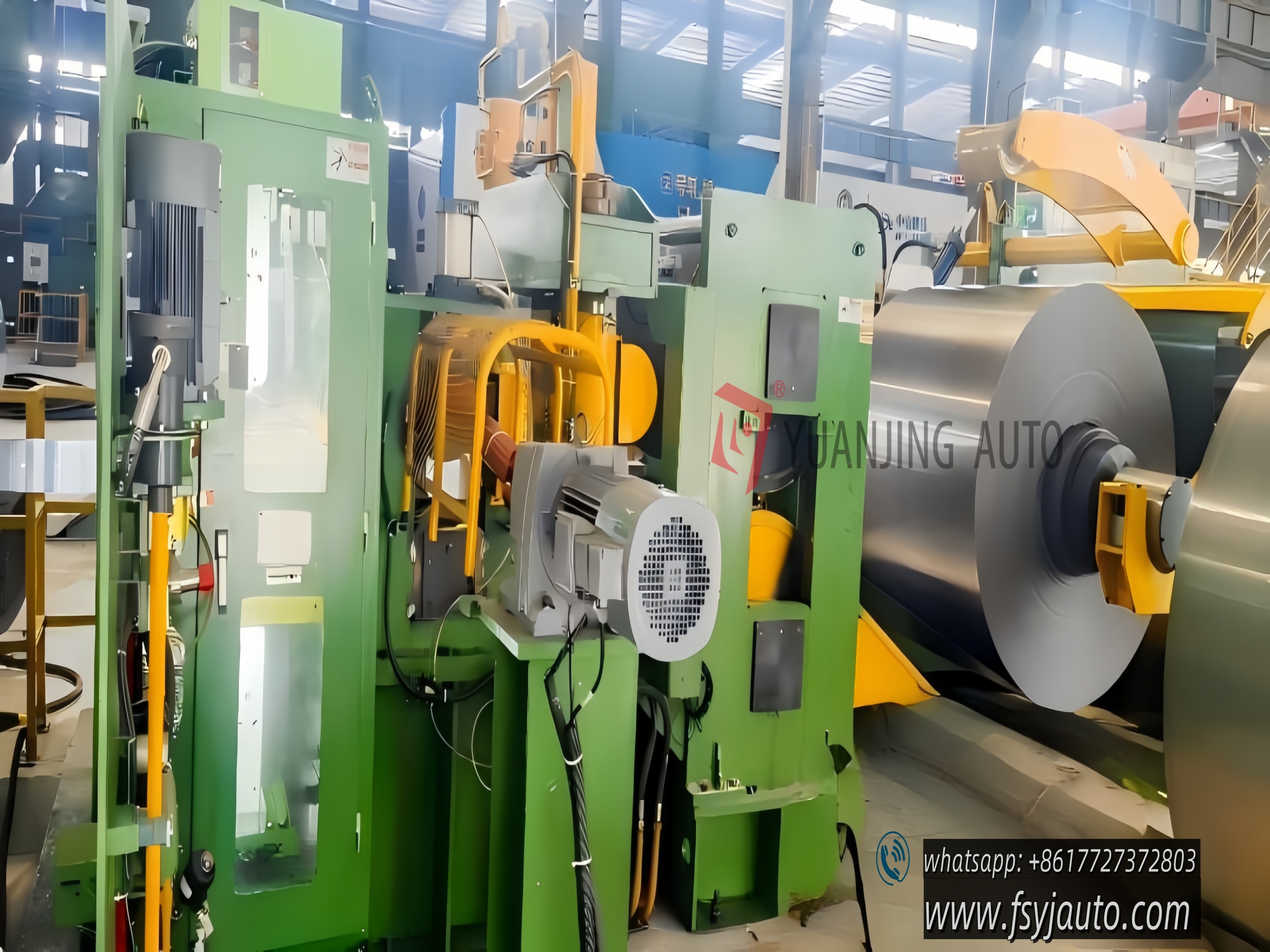 Sheet metal straightening machine for industrial use