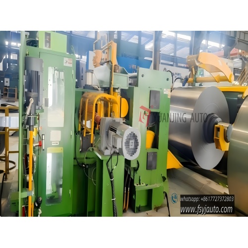 Sheet metal straightening machine for industrial use