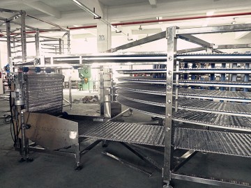 Spiral cooling tower for automatic production line