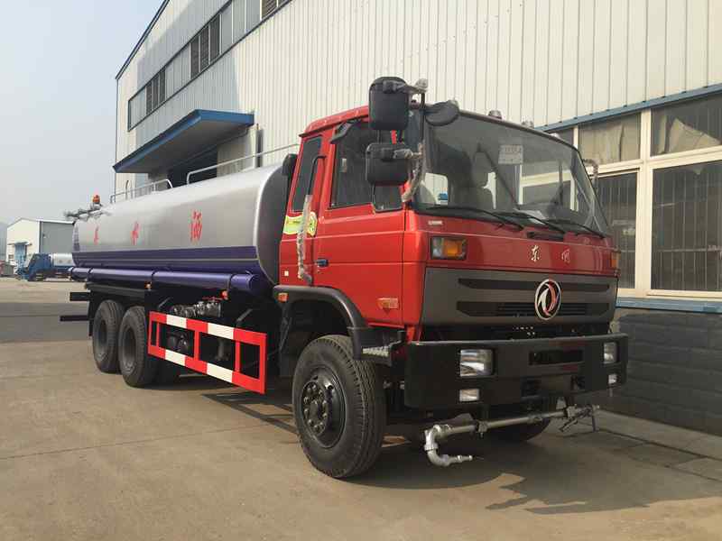 Camion de transport d&#39;eau de Dongfeng 6X4