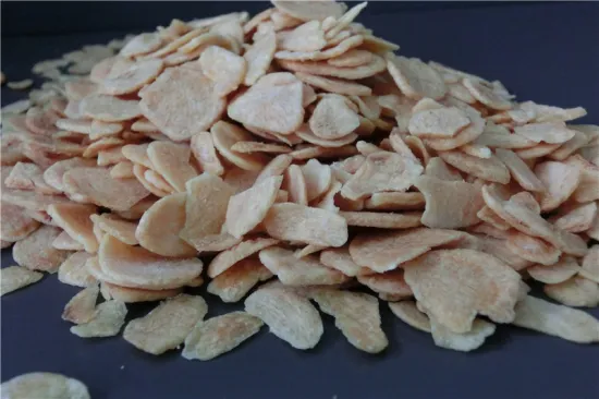 Fresh garlic made fried garlic flakes