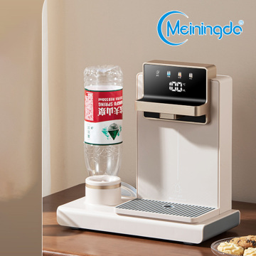 Elegante distributore d'acqua per hotel color champagne