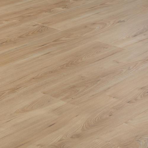 Pavimento laminato in legno di pino di colore marrone chiaro country