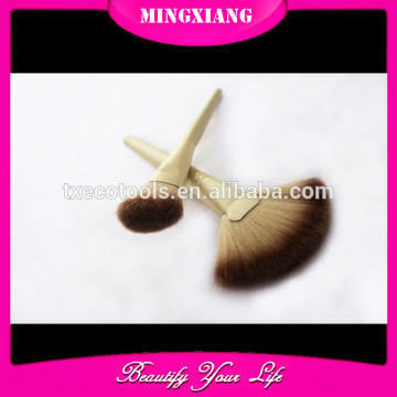 Single makeup brush /fan shape brushes