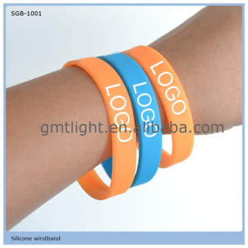 cheap 2015 charming silicone bracelets