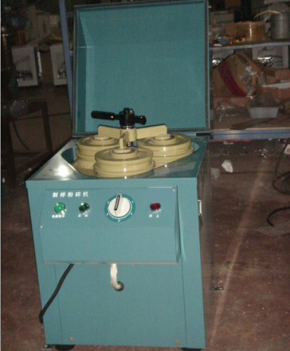 laboratorieprov som tillverkar minipulveriserare
