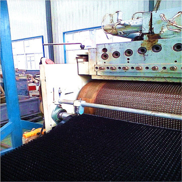 خط إنتاج العشب الذهبي: الحصير العشب PE Machine مع بثق المسمار واحد لتصنيع ورقة TPU