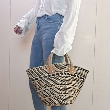 2021 big volume handle diagonal webbing straw bag