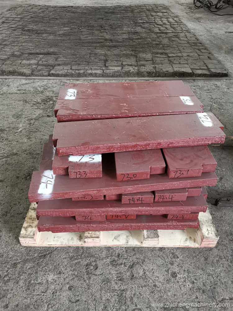 Surfacing Wear-resistant Alloy Strike Plate