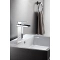 Mezclador de grifo de cascada de lavabo de acero inoxidable cuadrado de baño de lujo