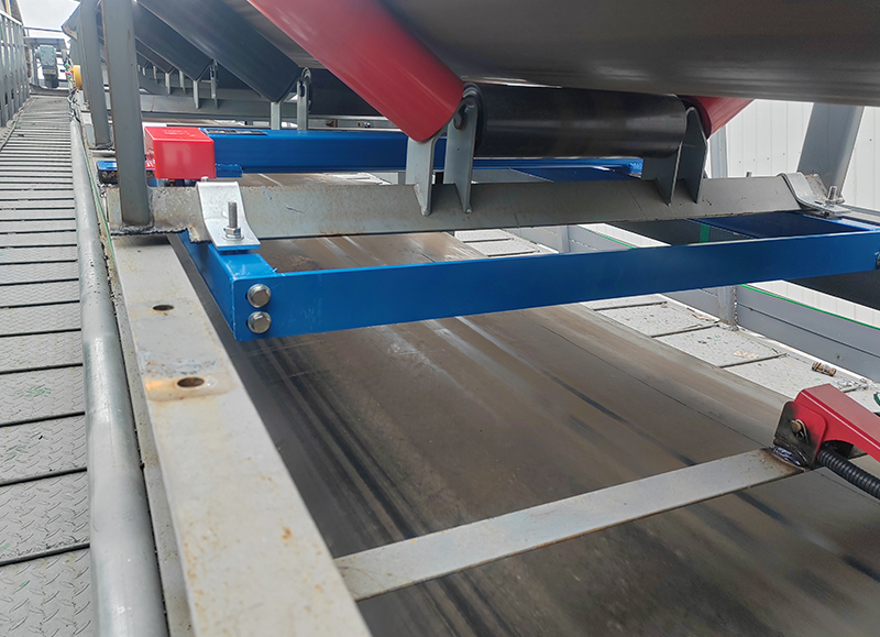 Aluminum electronic belt scale for quantitative loading
