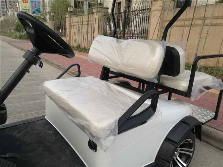 عربة جولف ezgo 4 أشخاص بالطاقة الكهربائية