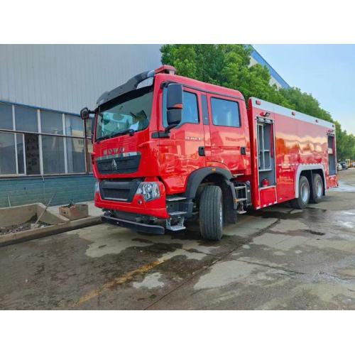 Water and Foam Fire Truck Fire Fighting Equipment