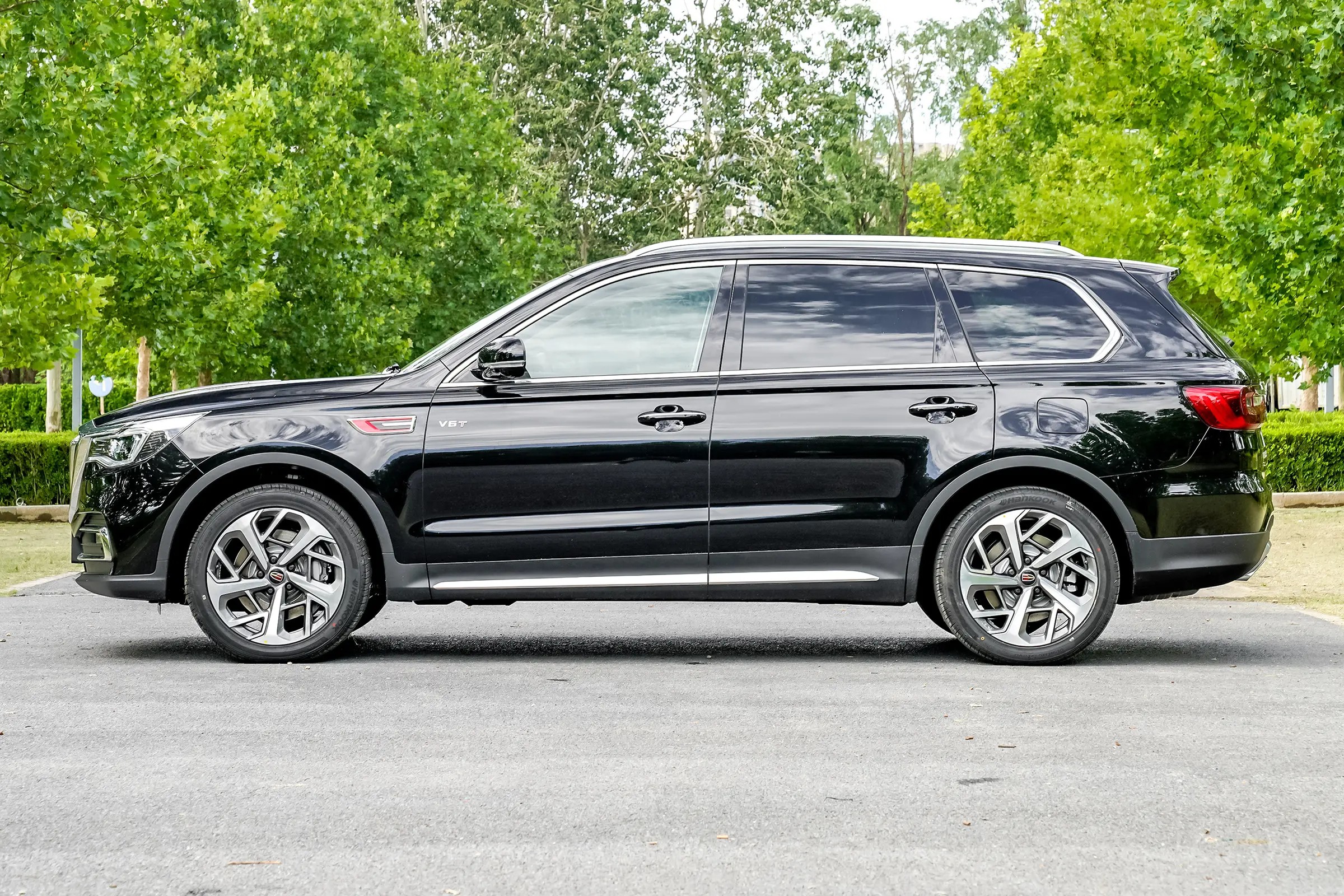 FAW Hongqi HS7 Hybrid SUV