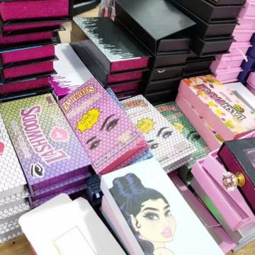 Wholesale Custom Eyelash Packaging with Private Label - Thick Synthetic Eyelashes 16mm