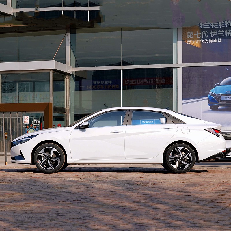 Compact gasoline vehicle hyundai elantra