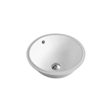 Moderna ceramica bianca sotto il lavandino da bagno per hotel