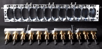 12 Cavity Blow Mold/Mould for PP Infusion Bottle