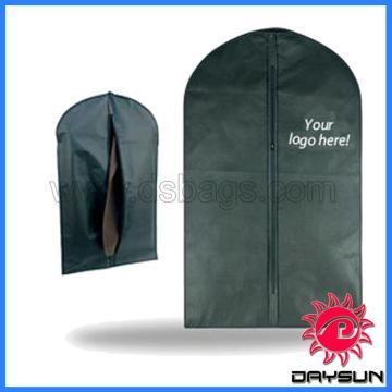 Durable suit carriers with zipper closure