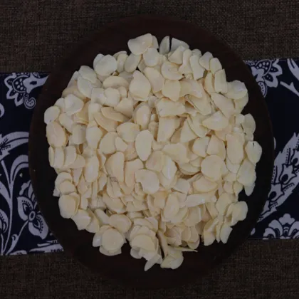 New crop Dehydrated/dried Garlic flakes/slices