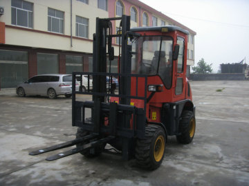 Cpy28 Four Drive Rough Tarrain Lift Truck/Forlift