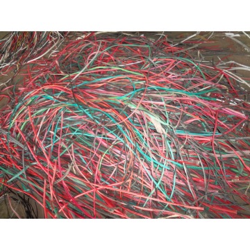 Paano Upang I-strip ang Copper Cable Wire