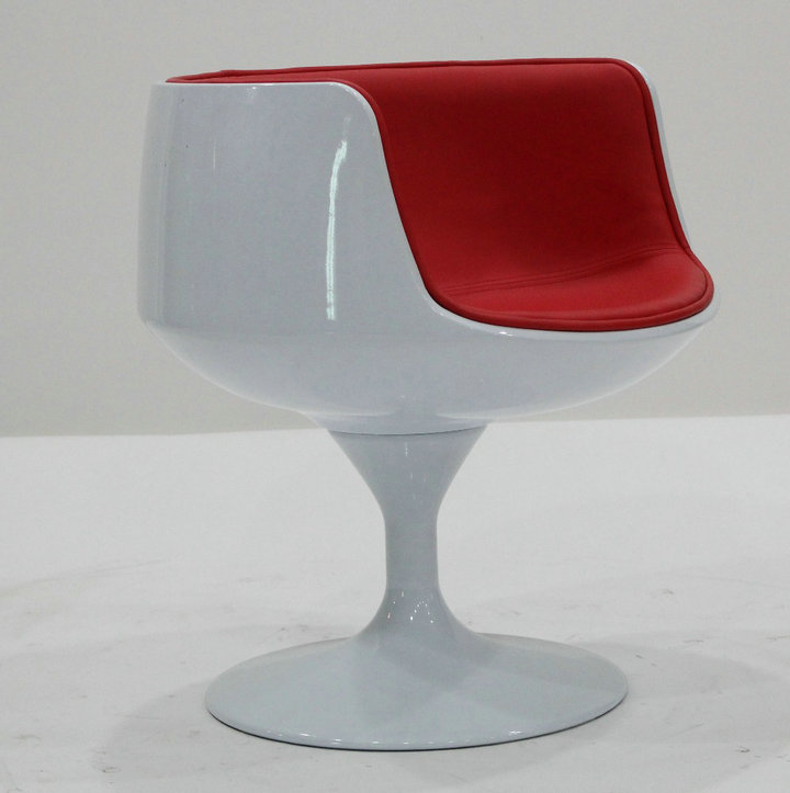 Fibreglass cup chair