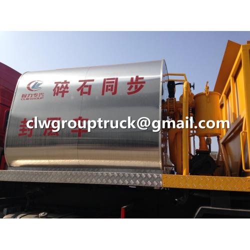 SINOTRUCK Synchronized Crushed Stone Seal Layer Truck