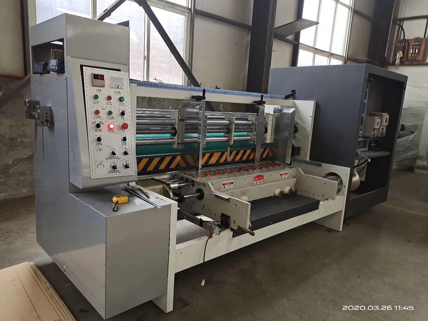 Corrugated carton box rotary die cutting machine
