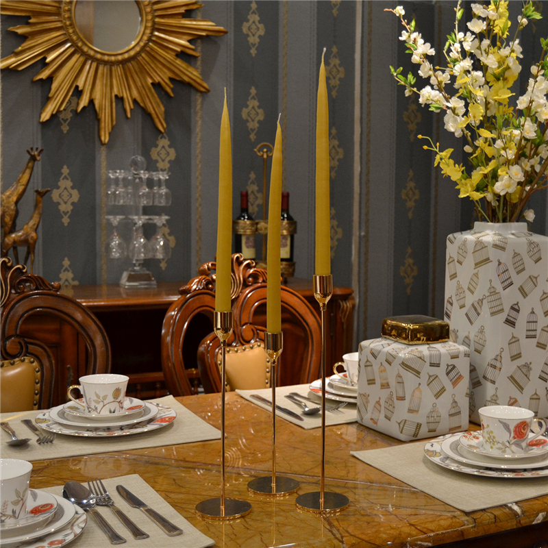 Titulares de velas de cônica de ouro altos para casamento