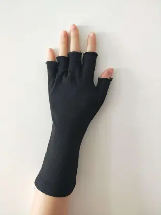 Long Wristed Nylon Gloves