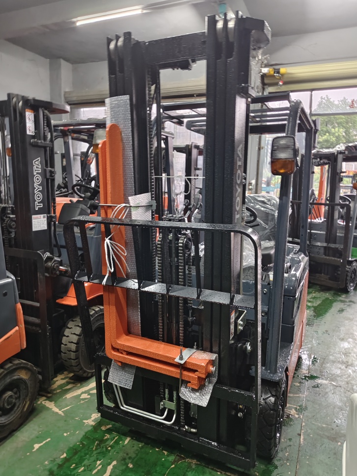 toyota 3 wheel electric forklift​ for sale